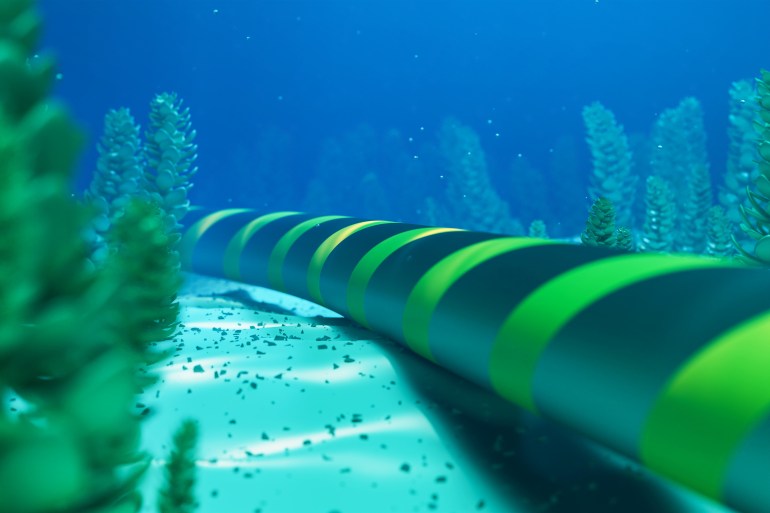 الكابلات البحرية Internet communication cable on the seabed in the ocean. 3d rendering