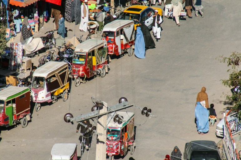 HERAT, AFGHANISTAN - OCT 22: Street scene on October 22, 2012 in Herat, Afghanistan. Herat is the third largest city of Afghanistan, with a population of about 450,000.