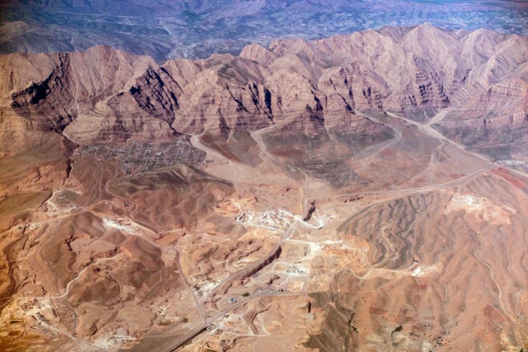 The Zagros Mountains form the largest mountain range in Iran, Iraq and southeastern Turkey